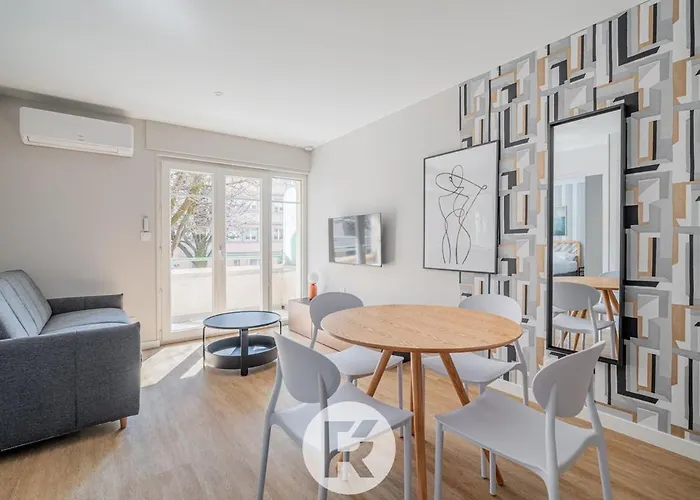 Apartment R'apparts La D'albert T2 *